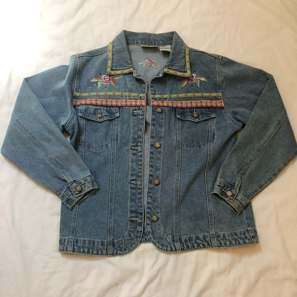 Jean Jacket with floral patches - Picture 2 of 9